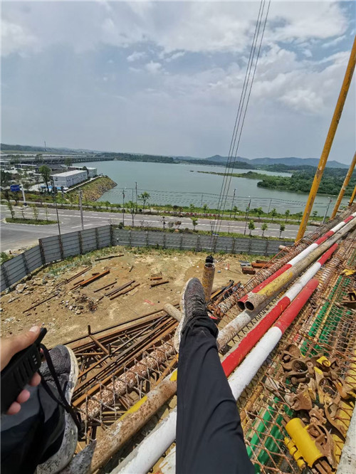 玉环市作业中发生设备损坏或人员意外，责任怎么划分？